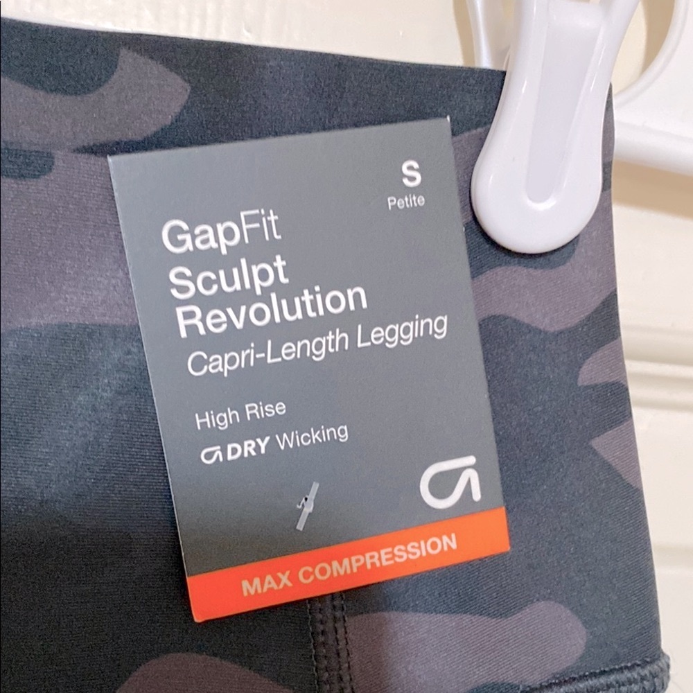 GAP FIT Sculpt Revolution MAX COMPRESSION Capri Leggings High Waist PETITE XS - Picture 2 of 8